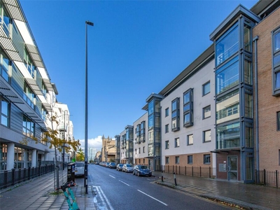 2 bedroom apartment for sale in Deanery Road, Bristol, BS1