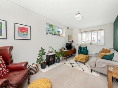 2 Bedroom Apartment For Sale In Sydenham, London