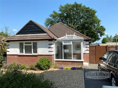 2 bedroom bungalow for sale in Vernalls Close, Northbourne, Bournemouth, Dorset, BH10