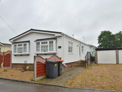 2 bedroom park home for sale in The Grove, Woodside Park Homes, Luton, LU1