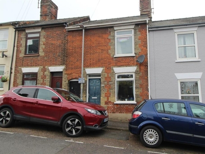 2 bedroom terraced house for sale in Bishops Road, Bury St. Edmunds, IP33