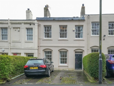 2 bedroom terraced house for sale in Leazes Crescent, City Centre, Newcastle Upon Tyne, NE1