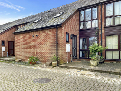 2 bedroom terraced house for sale in Oast Court, Bury St Edmunds , IP33