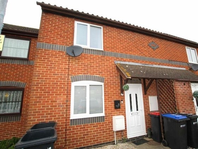 2 bedroom terraced house to rent Canterbury, CT3 4HZ