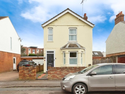 3 bedroom detached house for sale in Cambridge Street, Bletchley, Milton Keynes, Buckinghamshire, MK2