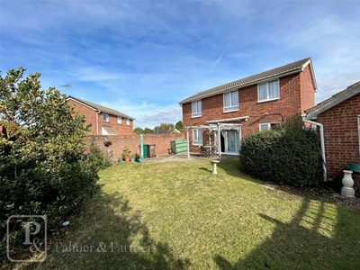 3 Bedroom Detached House For Sale In Clacton-on-sea, Essex