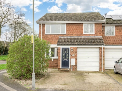 3 bedroom end of terrace house for sale in Glenwoods, Newport Pagnell, MK16