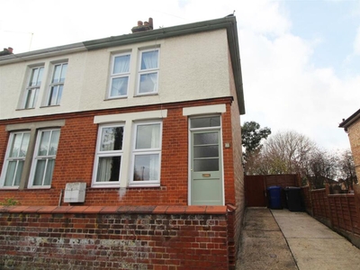 3 bedroom end of terrace house for sale in Vinery Road, Bury St. Edmunds, IP33