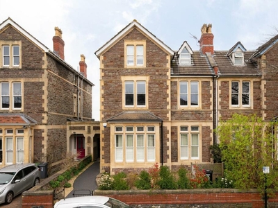 3 bedroom flat for sale in Cotham Lawn Road, Bristol, BS6