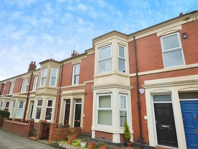 3 bedroom flat for sale in Newlands Road, Newcastle Upon Tyne, NE2