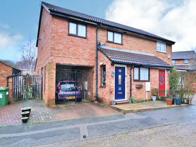 3 bedroom semi-detached house for sale in Barleycroft, Furzton, Milton Keynes, Buckinghamshire, MK4