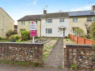 3 bedroom terraced house for sale in Beetons Way, Bury St. Edmunds, IP32
