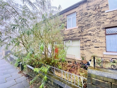 3 bedroom terraced house for sale in Hastings Terrace, Bradford, West Yorkshire, BD5