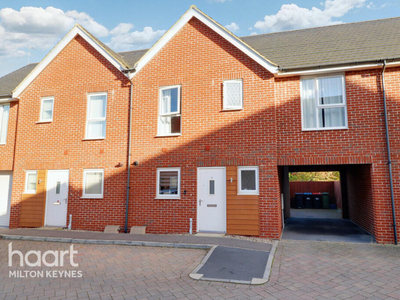 3 bedroom terraced house for sale in Sovereigns Way, Fenny Stratford, MK2