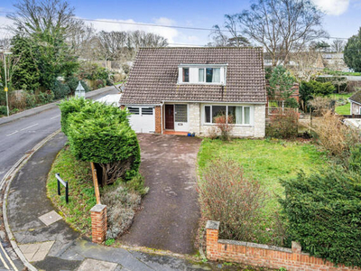 4 Bedroom Detached House For Sale In Farnborough
