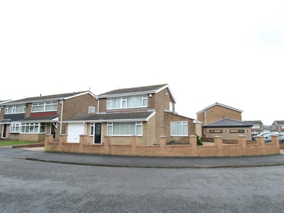 4 bedroom detached house for sale in Gleneagle Close, Chapel Park, Newcastle Upon Tyne, NE5