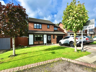 4 bedroom detached house for sale in The Glade, North Walbottle, Newcastle Upon Tyne, NE15