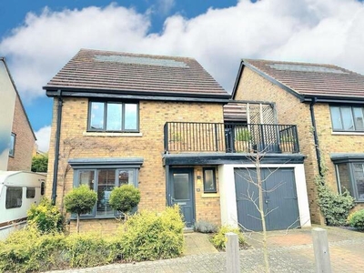 4 Bedroom Detached House For Sale In Upton