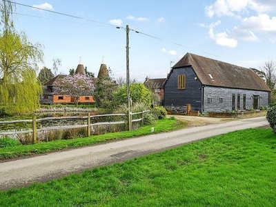 4 bedroom detached house to rent Staplehurst, TN12 0DP