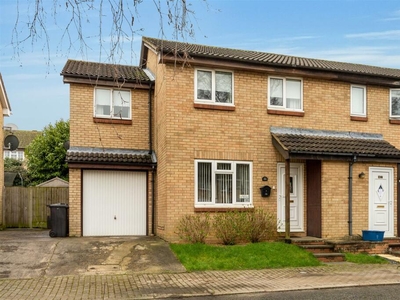 4 bedroom end of terrace house for sale in Pannier Place, Downs Barn, MK14