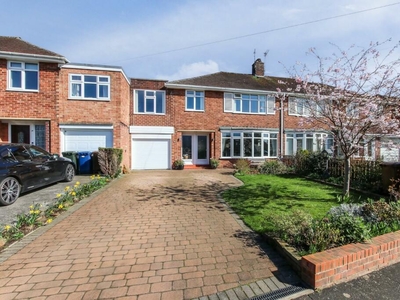 4 bedroom semi-detached house for sale in Newlands Avenue, Melton Park, NE3