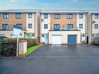4 bedroom town house for sale in Willowherb Road, Lyde Green, BS16