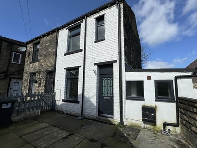 Cottage to rent in Beacon Road, Wibsey, Bradford BD6