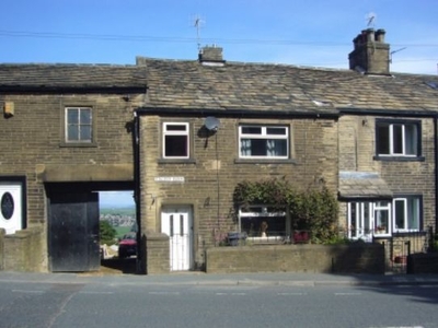 Cottage to rent in Calder Bank, Scarlet Heights, Bradford BD13