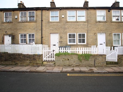 Cottage to rent in Market Street, Thornton, Bradford BD13