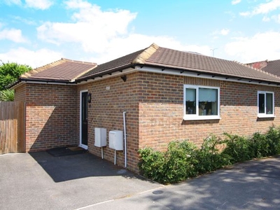 Detached bungalow to rent in Avards Close, Hawkhurst, Cranbrook TN18