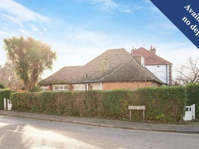 Detached bungalow to rent in Beacon Road, Broadstairs CT10