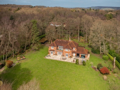 Detached House for sale with 5 bedrooms, Alderton Drive, Little Gaddesden | Fine & Country