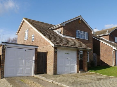 Detached house to rent in 4 Longland Avenue, Storrington, West Sussex RH20
