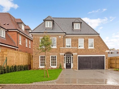 Detached house to rent in Broadoaks Park, Parvis Road, West Byfleet, Surrey KT14