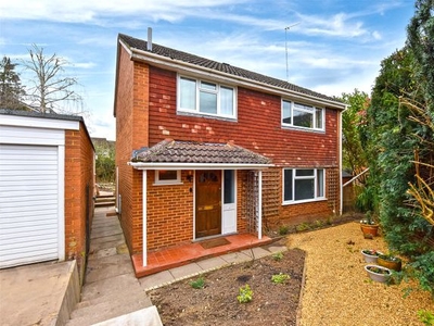 Detached house to rent in Deanfield Road, Henley-On-Thames, Oxfordshire RG9
