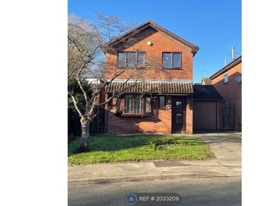 Detached house to rent in Eastbury Drive, Solihull B92