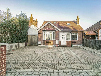 Detached house to rent in Sunbury Road, Feltham TW13