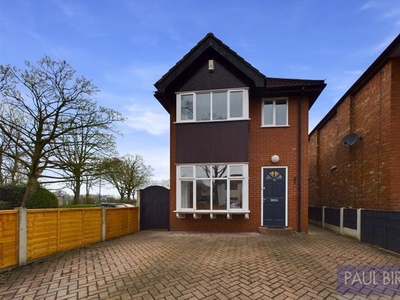 Detached house to rent in Trevor Road, Flixton, Trafford M41