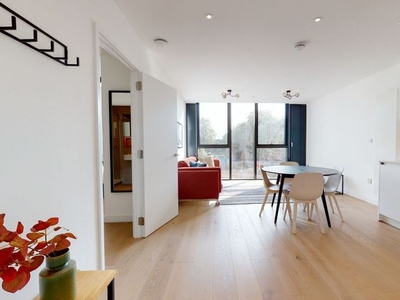 Duplex to rent in Highgate Hill, London N19