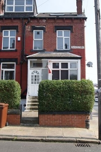 End terrace house to rent in Beechwood Mount, Burley, Leeds LS4