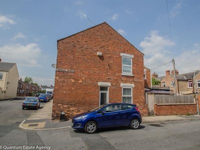 End terrace house to rent in Chatsworth Terrace, York YO26