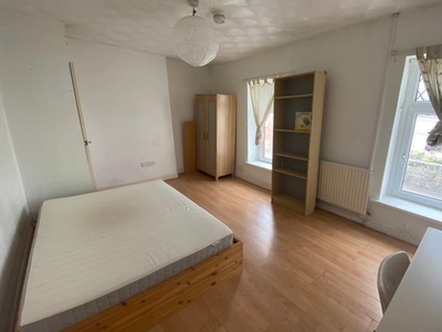 End terrace house to rent in Collins Terrace, Treforest, Pontypridd CF37