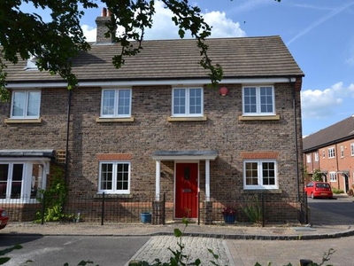 End terrace house to rent in Sovereign Place, Wallingford OX10