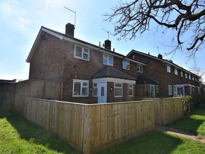 End terrace house to rent in Trenchard Road, Holyport, Maidenhead SL6