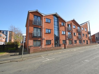 Flat to rent in 31 Loxford Street, Hulme, Manchester M15