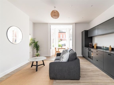 Flat to rent in Akenside Terrace, Jesmond, Newcastle Upon Tyne NE2