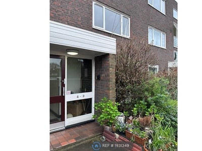 Flat to rent in Albany Court, Richmond TW10