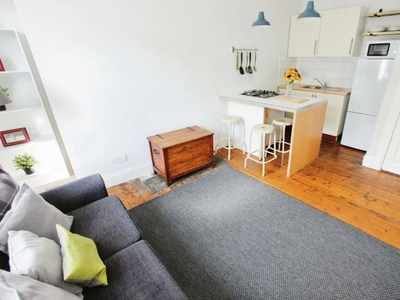 Flat to rent in Beechwood Terrace, Edinburgh EH6