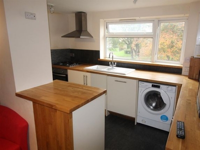 Flat to rent in Binswood Street, Leamington Spa CV32