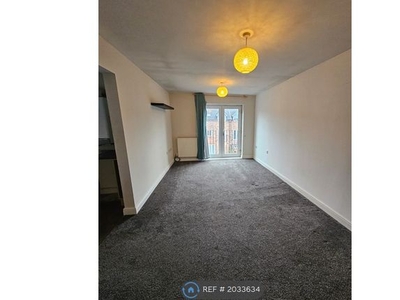 Flat to rent in Booth Road, Bolton BL3